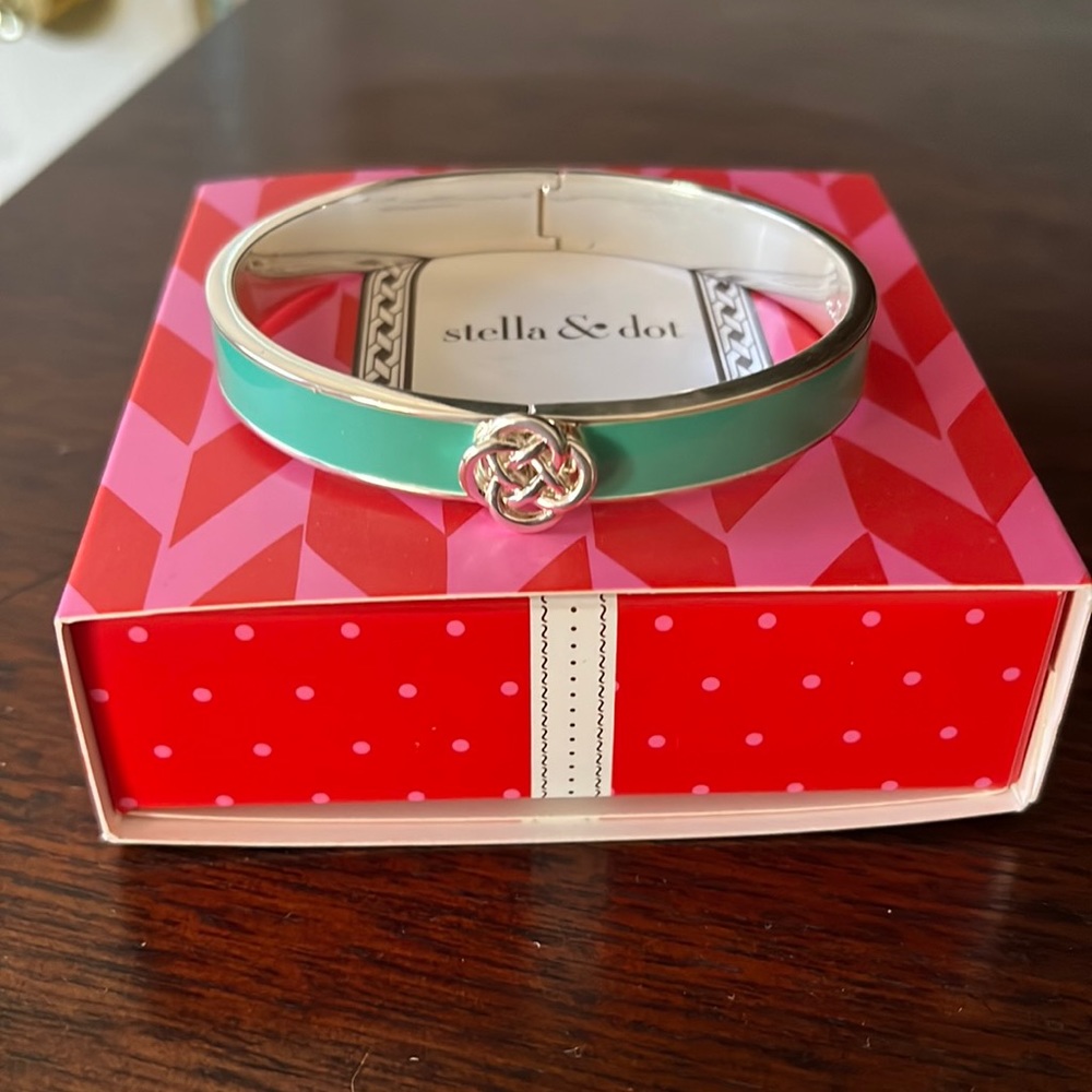 Stella & Dot Lindsey Bangle bracelet in turquoise.